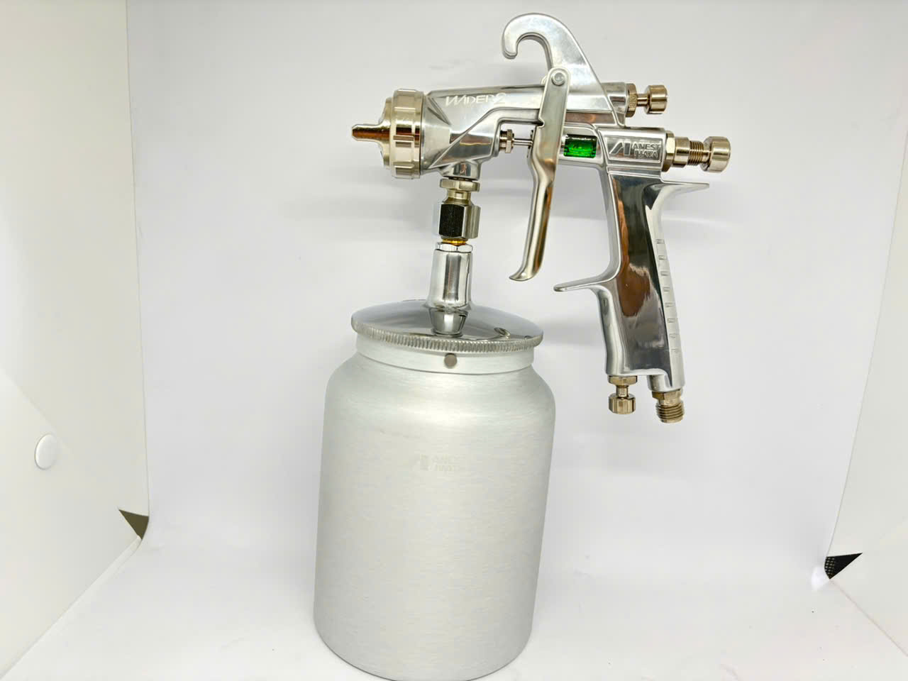 Súng phun sơn cỡ lớn Anest Iwata WIDER2 model thay thế cho W-200